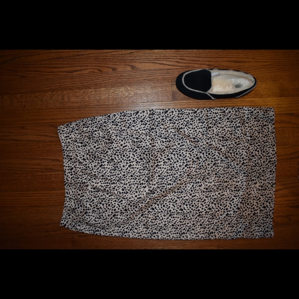 Pattern Skirt - Picture 2 of 4